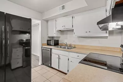 742 W Kilgore Road #108, Kalamazoo, MI 49008 - Photo 10