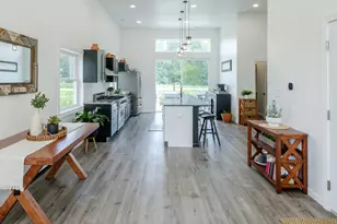32144 Chamberlin Dr, Lawton, MI 49065 - Photo 12