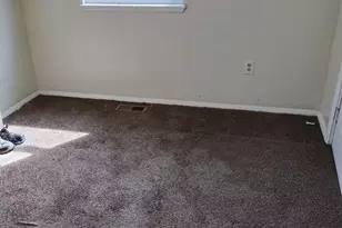 6701 Dana Ln, Flint, MI 48504 - Photo 8