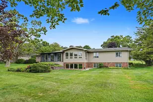 4216 Lake Forest Dr, Kalamazoo, MI 49008 - Photo 2