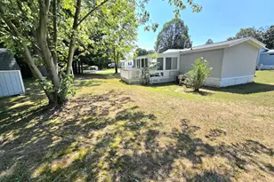 184 Birch Ct, Muskegon, MI 49445 - Photo 4