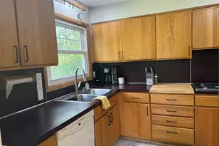 1122 W Green St, Hastings, MI 49058 - Photo 6