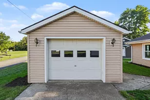 163 Lakeside Dr, Quincy, MI 49082 - Photo 8