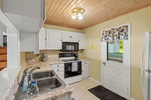 163 Lakeside Dr, Quincy, MI 49082 - Photo 12