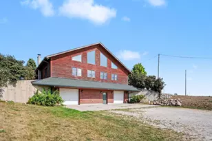 332 N Warner Ave, Fremont, MI 49412 - Photo 2