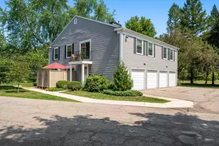 2624 Fenwick Ct, Ann Arbor, MI 48104 - Photo 2