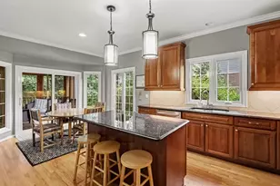 3739 Warwick Dr, Rochester Hills, MI 48309 - Photo 2