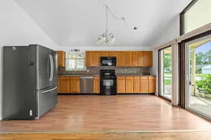 322 New Hampshire Dr, Portage, MI 49024 - Photo 4
