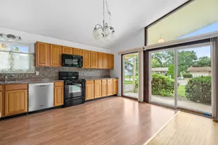 322 New Hampshire Dr, Portage, MI 49024 - Photo 6