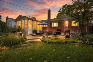 14122 Hubbard St, Livonia, MI 48154 - Photo 2