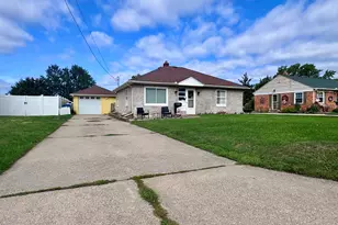 214 S 22nd Street S, Battle Creek, MI 49015 - Photo 2
