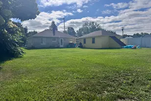 214 S 22nd Street S, Battle Creek, MI 49015 - Photo 10