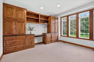 1362 Stone Creek Ct, Saint Joseph, MI 49085 - Photo 8