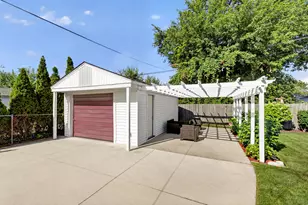11025 Mayfield St, Livonia, MI 48150 - Photo 28