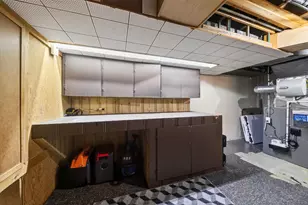 11025 Mayfield St, Livonia, MI 48150 - Photo 26
