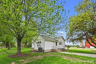 1191 W Dexter Trail, Mason, MI 48854 - Photo 8