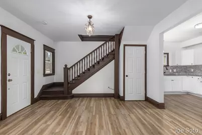 117 E Wright Avenue, Shepherd, MI 48883 - Photo 6