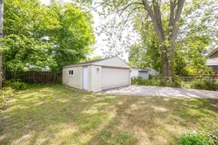 711 Kayser Ave, Royal Oak, MI 48067 - Photo 2