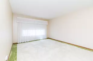 17596 Levan Rd, Livonia, MI 48152 - Photo 8