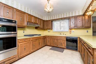 17596 Levan Rd, Livonia, MI 48152 - Photo 10