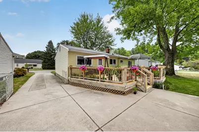 9027 Butwell Street, Livonia, MI 48150 - Photo 36