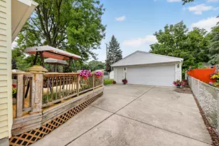 9027 Butwell St, Livonia, MI 48150 - Photo 34