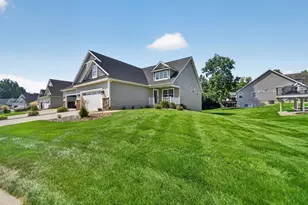 4048 Stoneridge Dr, Jackson, MI 49203 - Photo 2