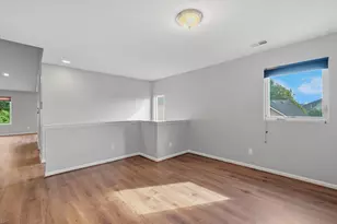 29442 Woodpark Cir, Warren, MI 48092 - Photo 6