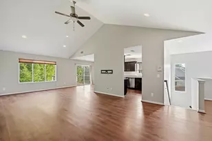 29442 Woodpark Cir, Warren, MI 48092 - Photo 10