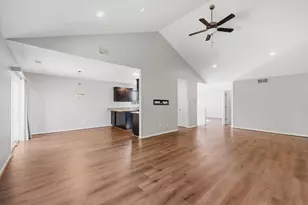 29442 Woodpark Cir, Warren, MI 48092 - Photo 12