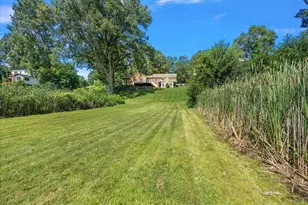 114 River Hills Dr, Holland, MI 49424 - Photo 10