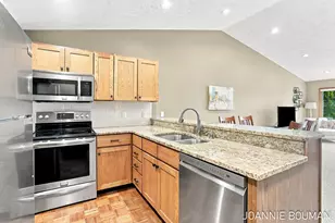 1376 Bent Tree Ct, Hudsonville, MI 49426 - Photo 4