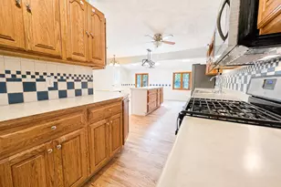 181 Shellenberger Ave, Battle Creek, MI 49037 - Photo 6