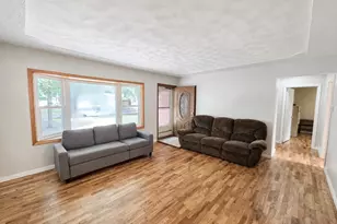 181 Shellenberger Ave, Battle Creek, MI 49037 - Photo 2