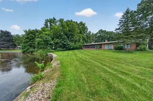 70506 Sunrise Dr, Edwardsburg, MI 49112 - Photo 2