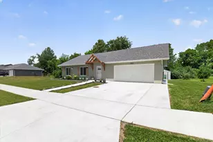 300 Canfield St, Milan, MI 48160 - Photo 4