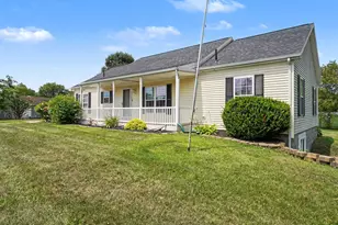 1082 Azalea Dr, Jackson, MI 49201 - Photo 2
