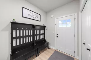 1406 Magellan Dr, Chelsea, MI 48118 - Photo 8