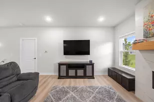 1406 Magellan Dr, Chelsea, MI 48118 - Photo 12