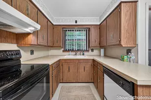 928 S Division St, Whitehall, MI 49461 - Photo 16