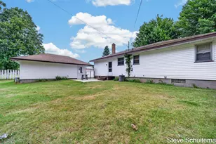 928 S Division St, Whitehall, MI 49461 - Photo 40