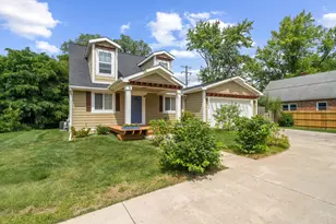 1 Maple Vlg Ct, Ann Arbor, MI 48103 - Photo 2