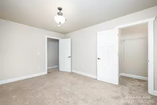 2 Maple Vlg Ct, Ann Arbor, MI 48103 - Photo 12