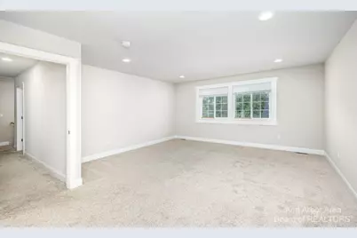 2 Maple Vlg Court, Ann Arbor, MI 48103 - Photo 16