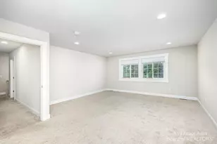 2 Maple Vlg Ct, Ann Arbor, MI 48103 - Photo 16