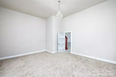 2 Maple Vlg Court, Ann Arbor, MI 48103 - Photo 10