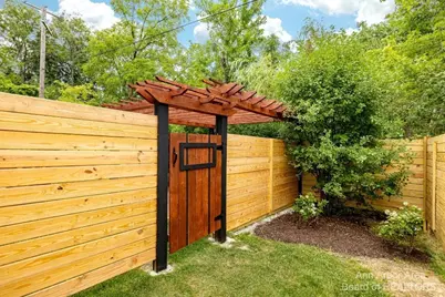 2 Maple Vlg Court, Ann Arbor, MI 48103 - Photo 20