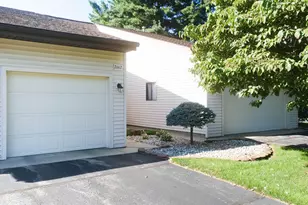 2662 Stonehaven Dr SW, Wyoming, MI 49519 - Photo 2