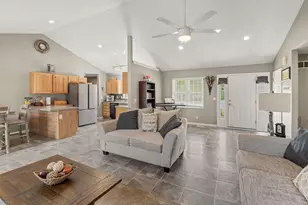 14505 Meadowpark Dr, Pinckney, MI 48169 - Photo 4