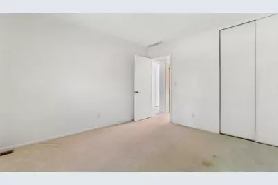 38655 Bayside Court, Clinton, MI 48038 - Photo 14